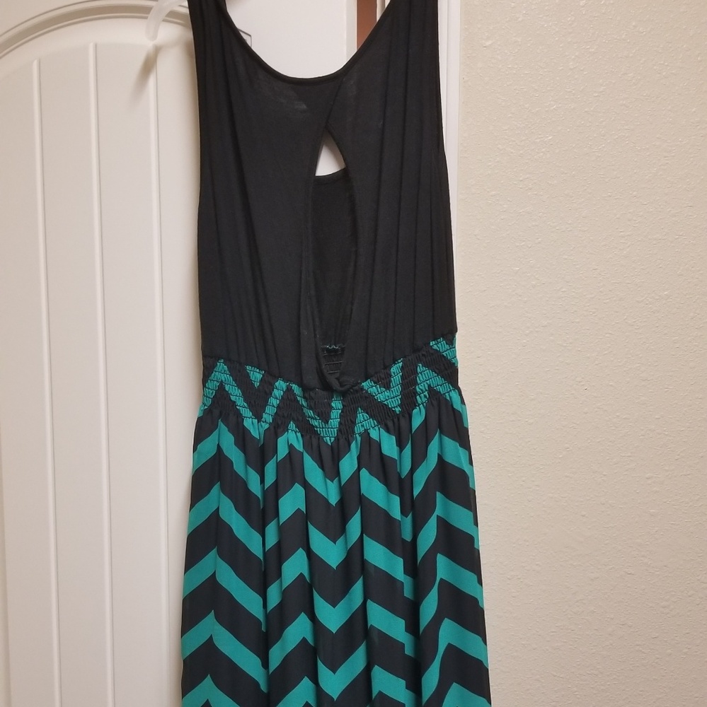 Maxi - Picture 3 of 4